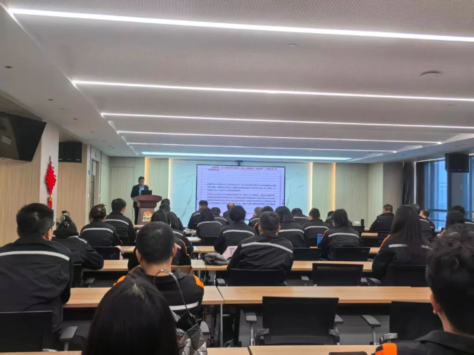 山东保君律师事务所赵雷律师前往顾问单位开展培训讲座(图1)